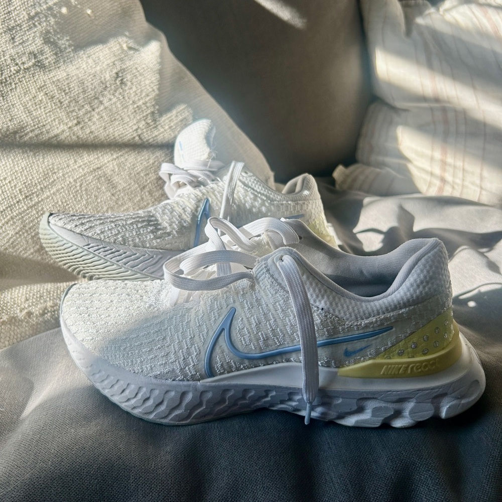 WOMENS NIKE REACT